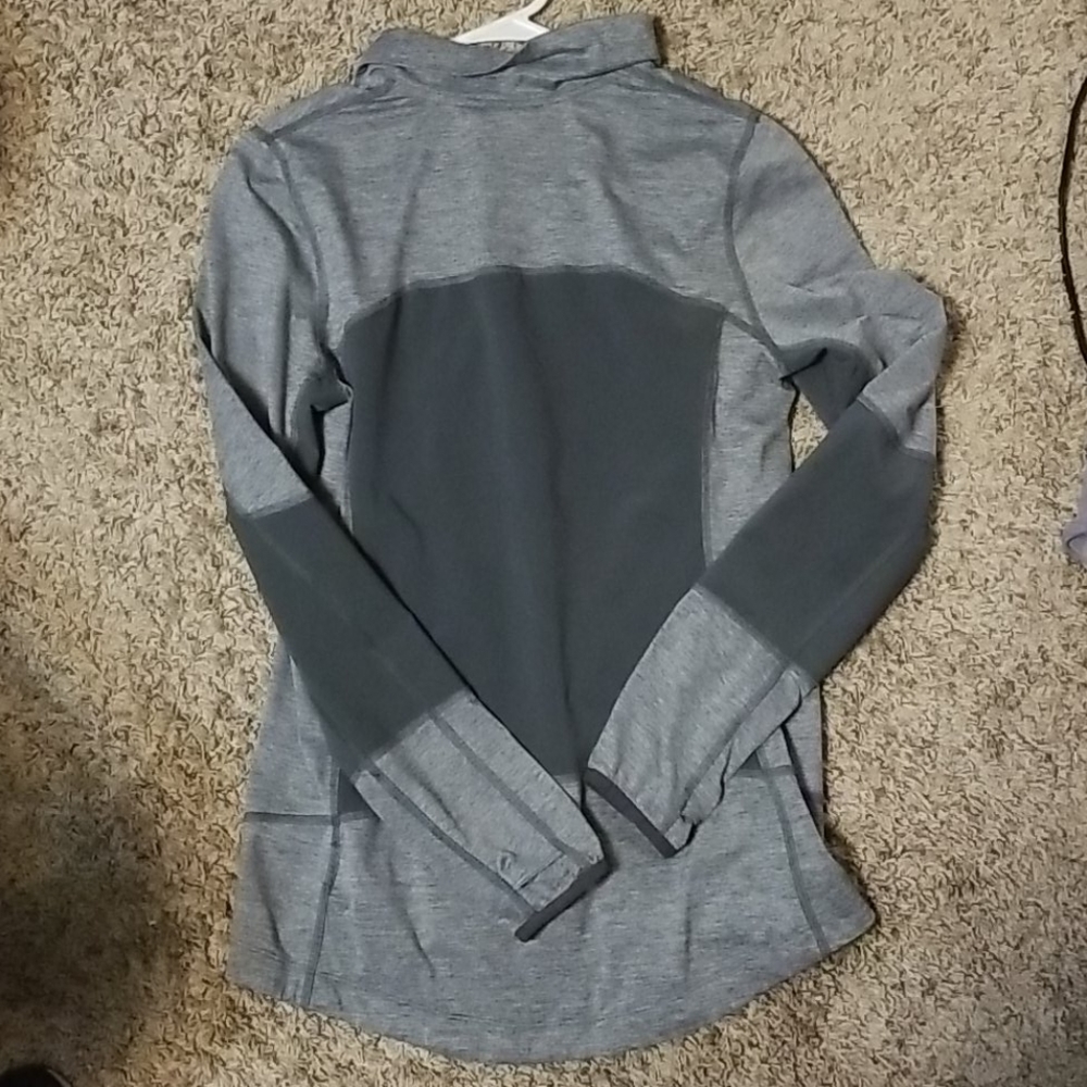 Zip up - Picture 2 of 2